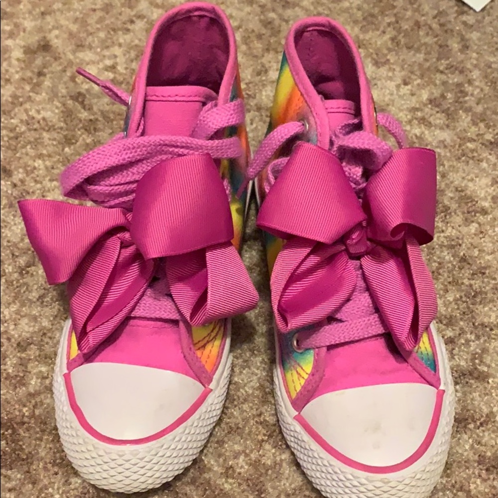 JoJo Siwa rainbow shoes!